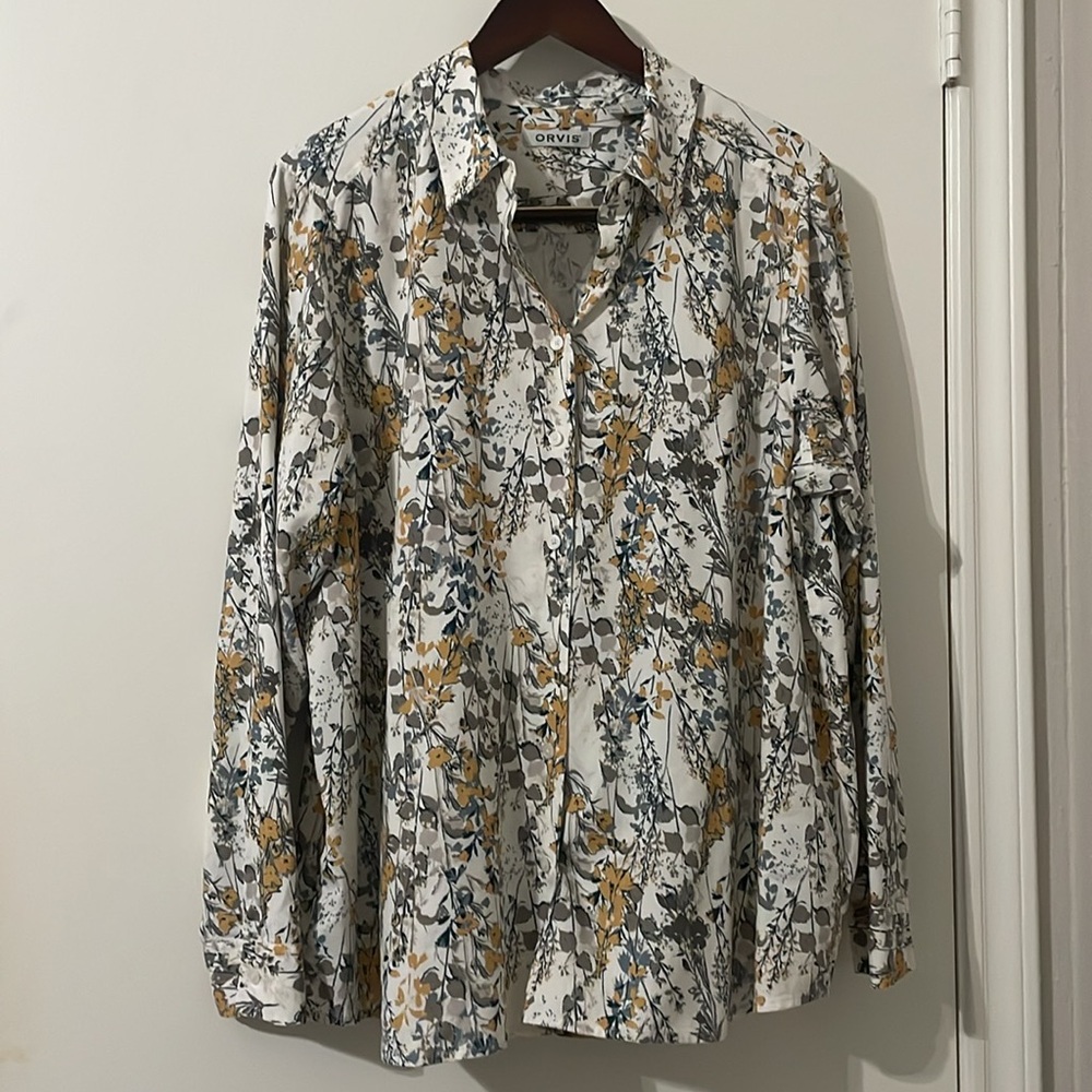 NWOT Orvis Silk Floral Shirt with Yellow and Blue Accents Size XL